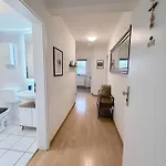 Διαμέρισμα Lindenallee Modern & Ruhig *